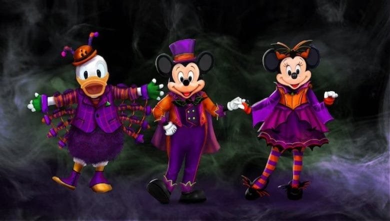 Personagens Disney com trajes de Halloween no Disney Treasure