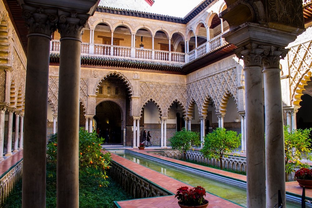 Patio de Las Doncellas no Alcázar Real de Sevilha