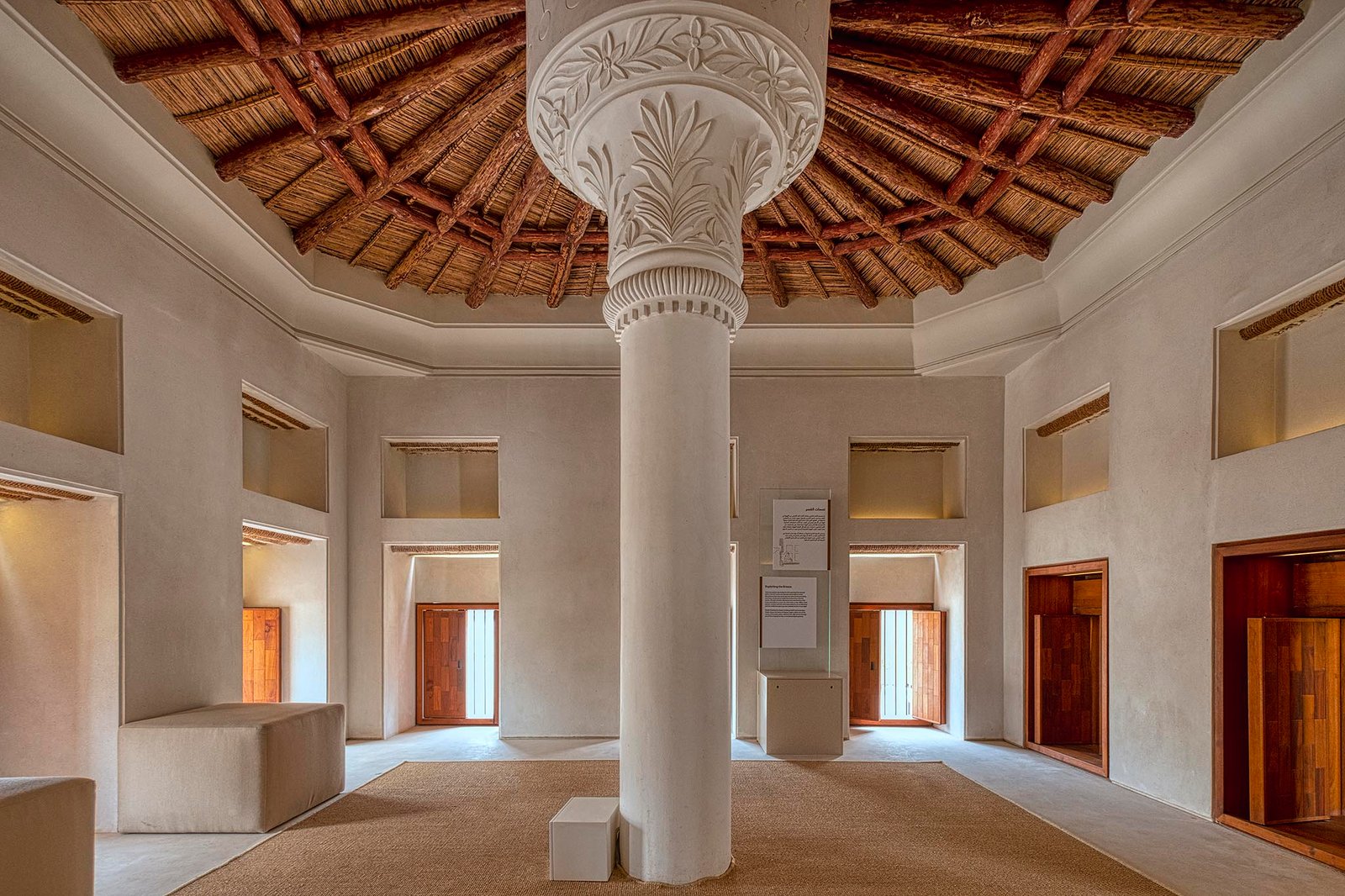 Explore a construção mais antiga de Abu Dhabi.