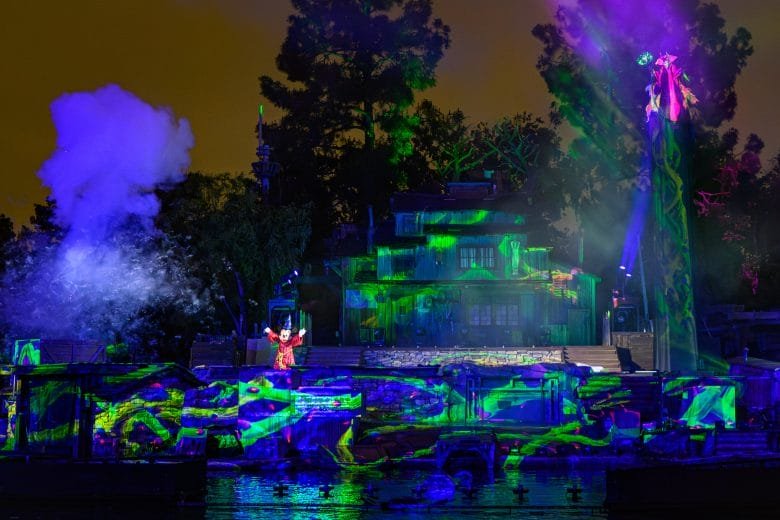 Espetáculo Fantasmic no Disneyland Park na Califórnia