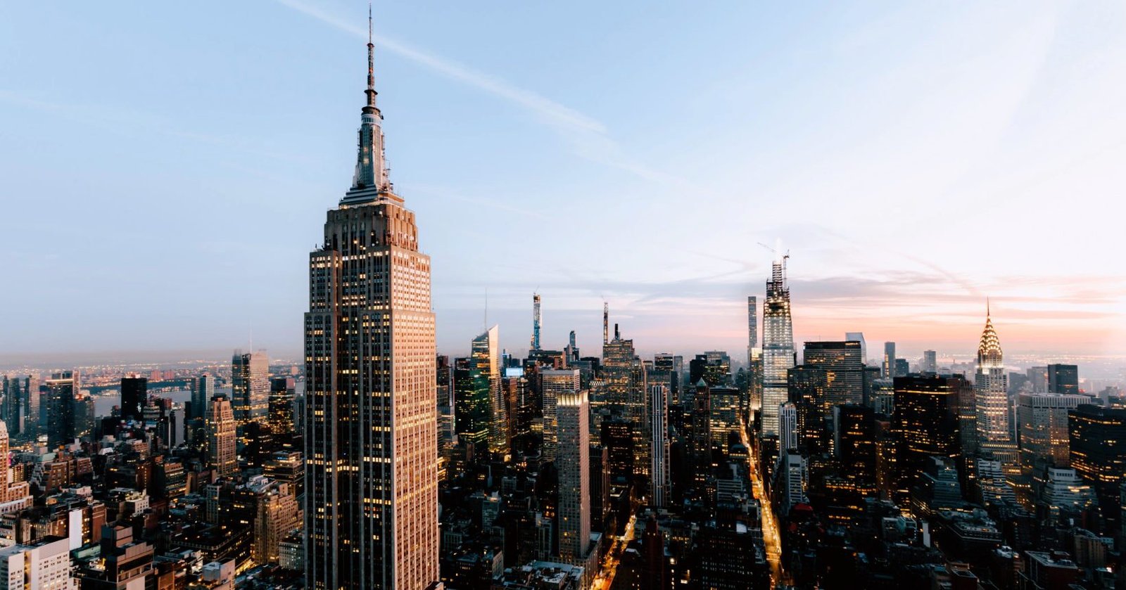 Vista noturna do Empire State Building em Nova York