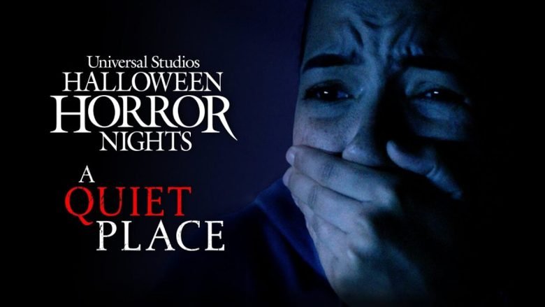 Representação da casa temática 'A Quiet Place' no evento de Halloween Horror Nights