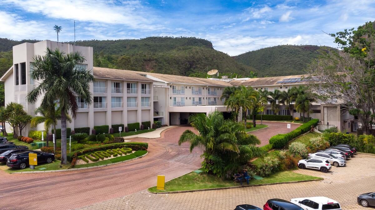 Entrada do Rio Quente Hotel Turismo.