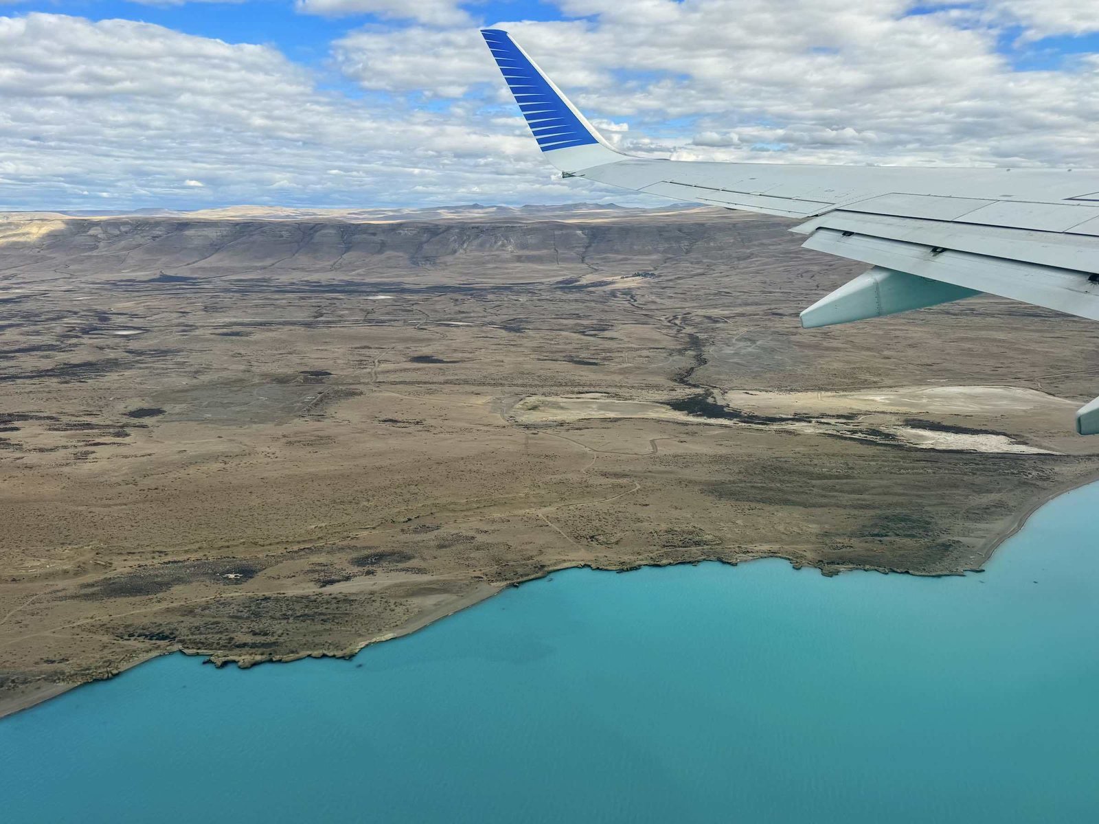 Vista aérea durante decolagem em El Calafate.