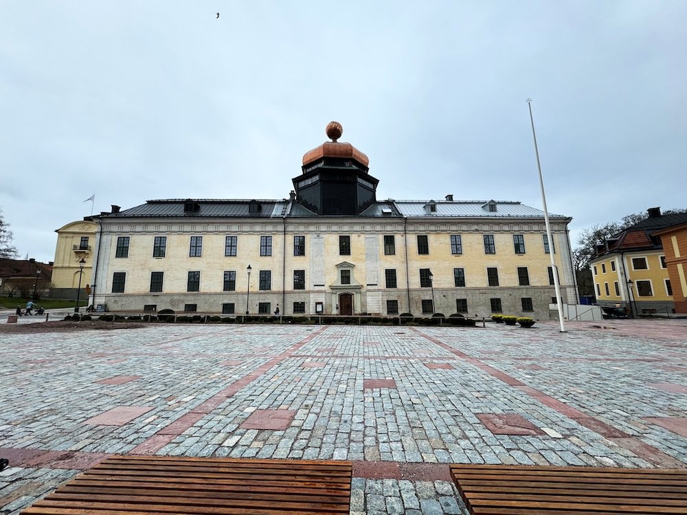 O histórico Gustavianum em Uppsala, agora um museu fascinante