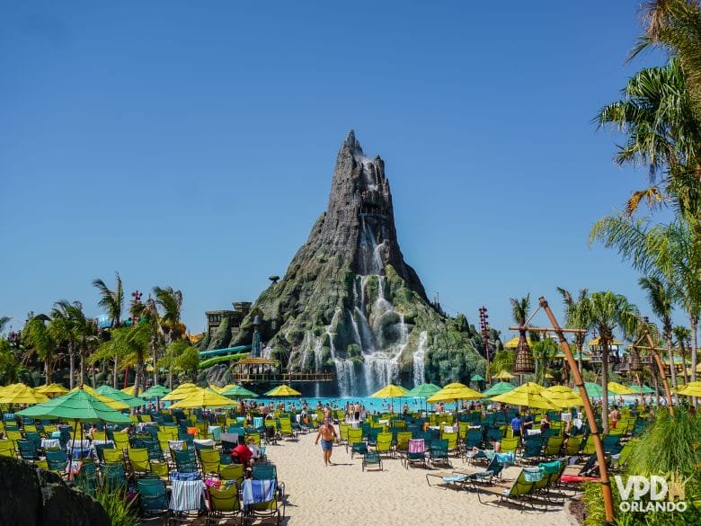 Vista aérea do parque aquático Volcano Bay.