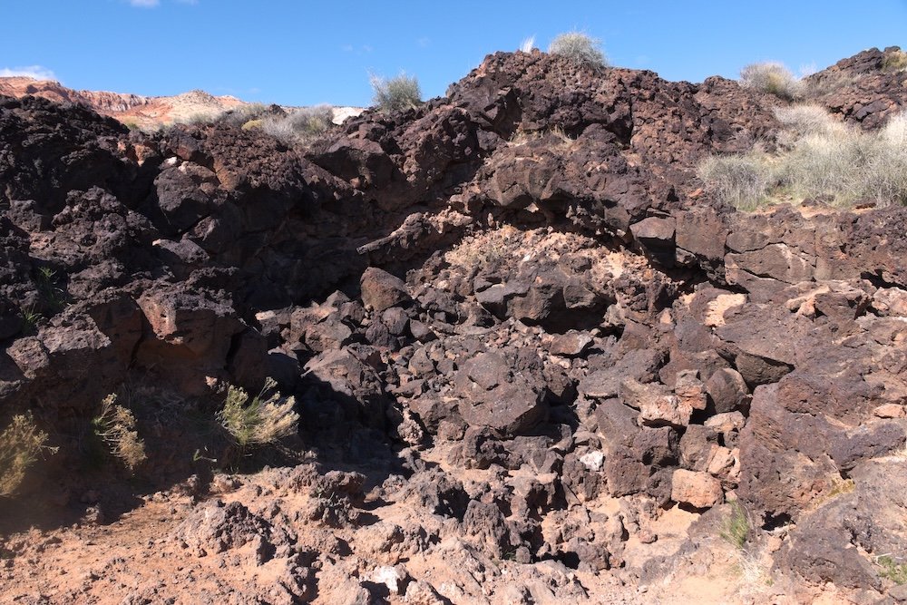 Tubo de lava no Parque Estadual Snow Canyon