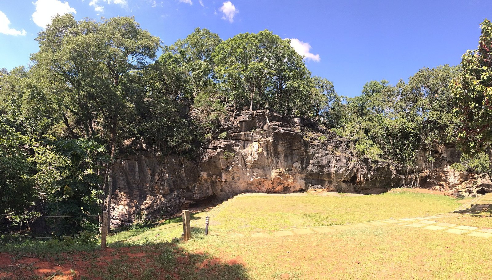 Exterior da Gruta da Lapinha