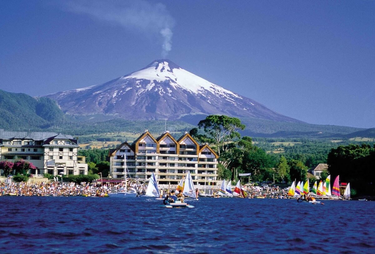 Lago Villarrica e o Vulcão Villarrica em Pucón