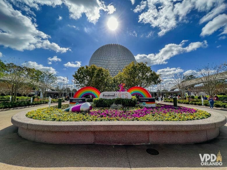 Visão panorâmica do Epcot durante um festival de artes.